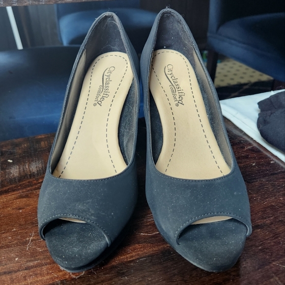 City Classified Comfort Size 10W Black Open Toed Heels - Picture 2 of 3
